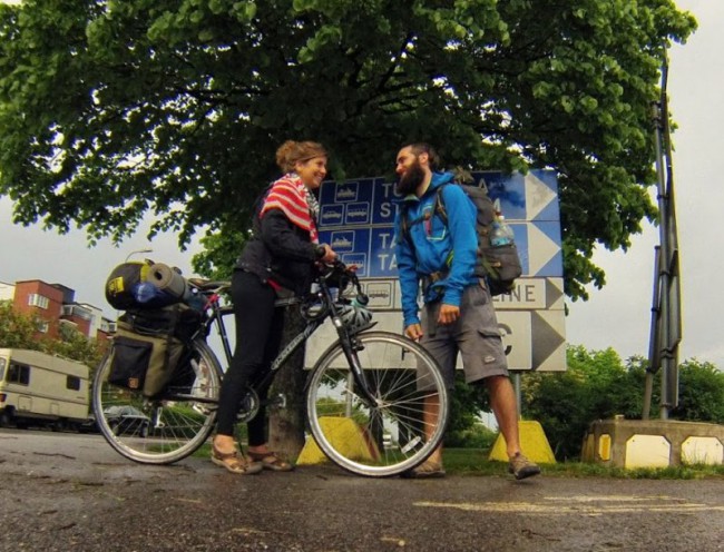 Alice et son vélo au moment de quitter Balou à Helsinki