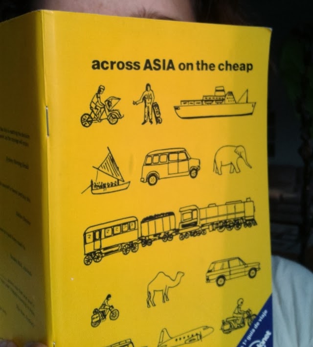 Le premier Lonely Planet et l’auto-stop Le premier Lonely Planet et l’auto-stop